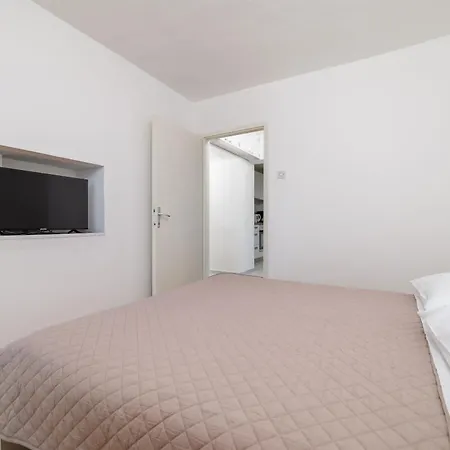 Jadranka Apartment *