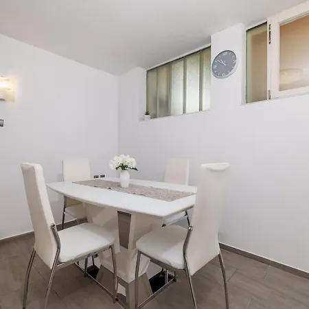 Jadranka Apartment *