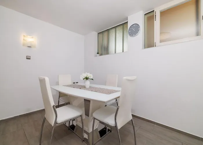 Jadranka Apartment *